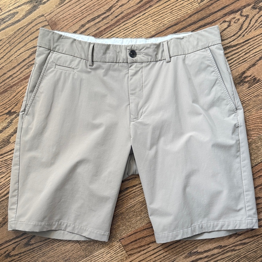Men's KJUS Golf Tan Shorts Size M (52)